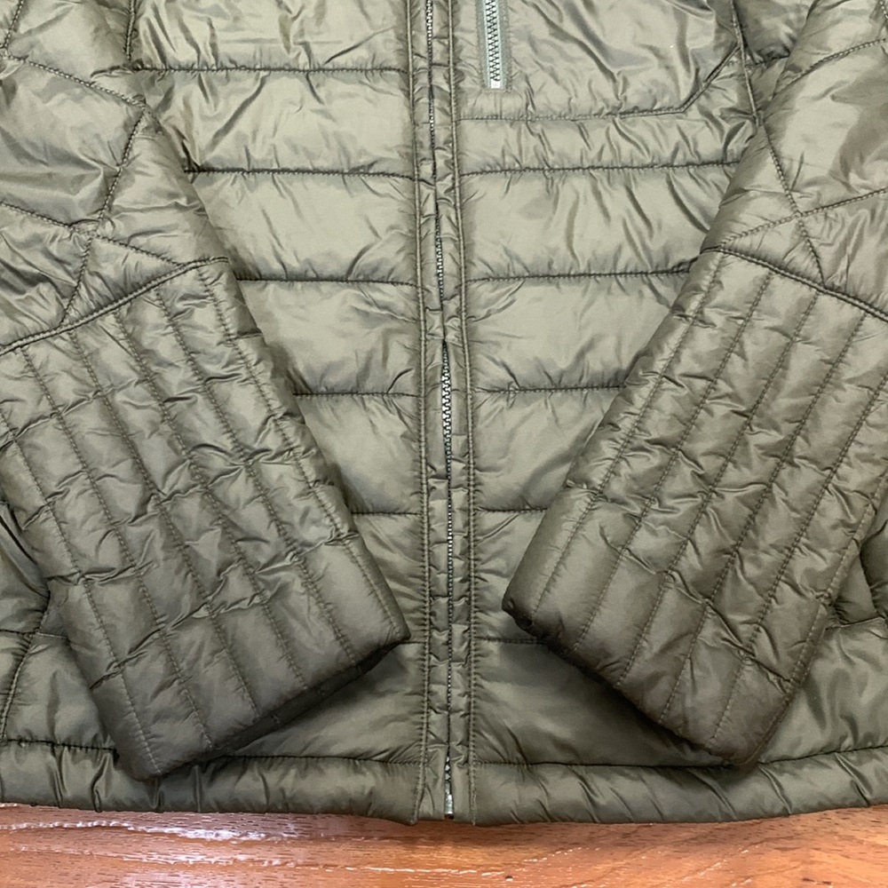 Patagonia Lightweight Puffer Jacket - Picture 6 of 15